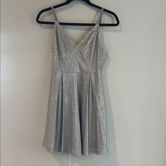 Lulu’s Silver Sleeveless Dress - Picture 1 of 4